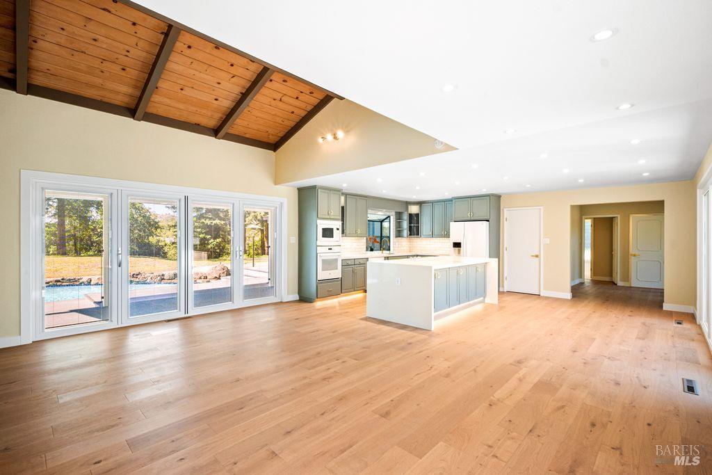 Detail Gallery Image 15 of 70 For 3351 Miraloma Dr, Santa Rosa,  CA 95404 - 4 Beds | 3 Baths