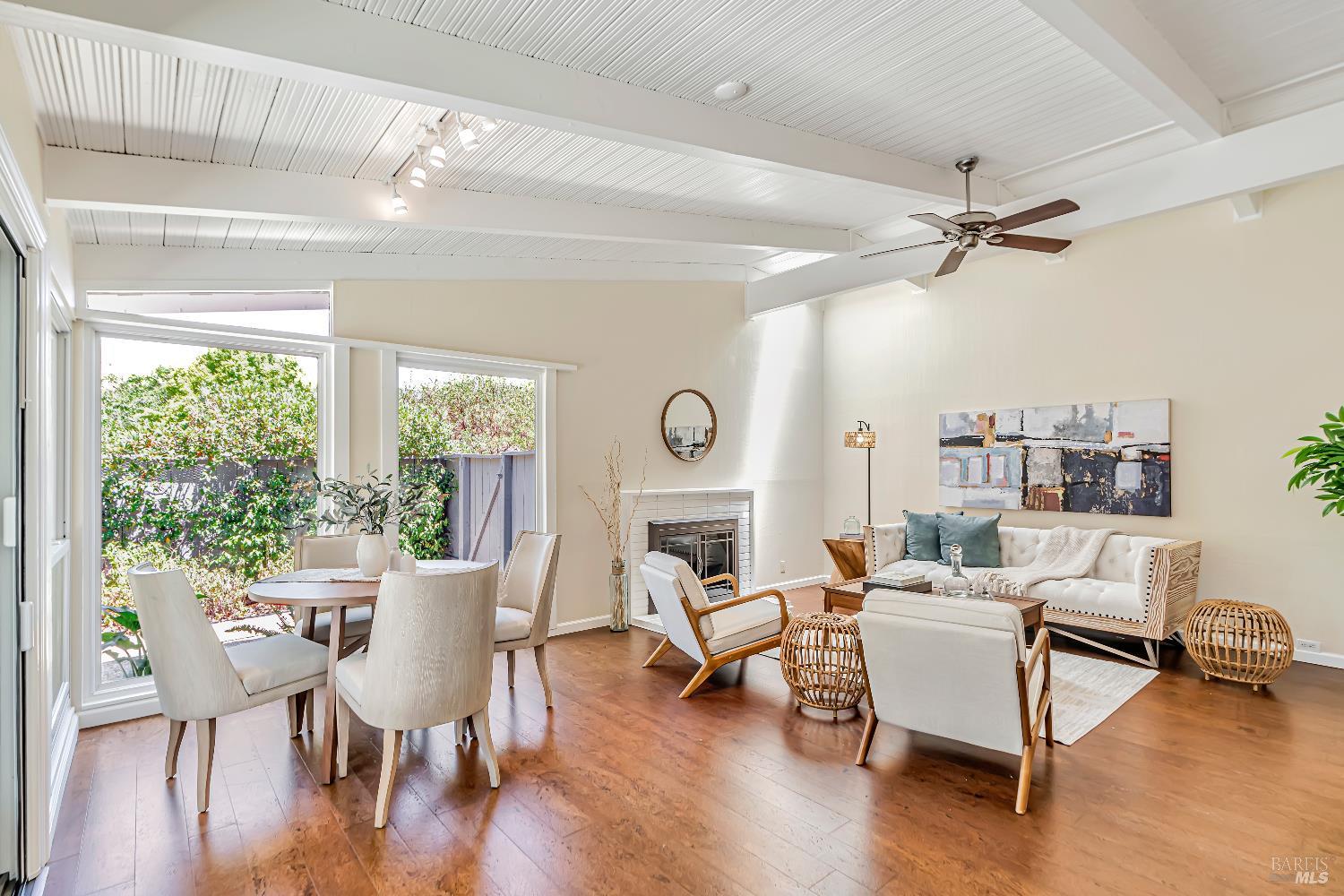 Detail Gallery Image 10 of 23 For 555 Wisteria Way, San Rafael,  CA 94903 - 3 Beds | 2 Baths