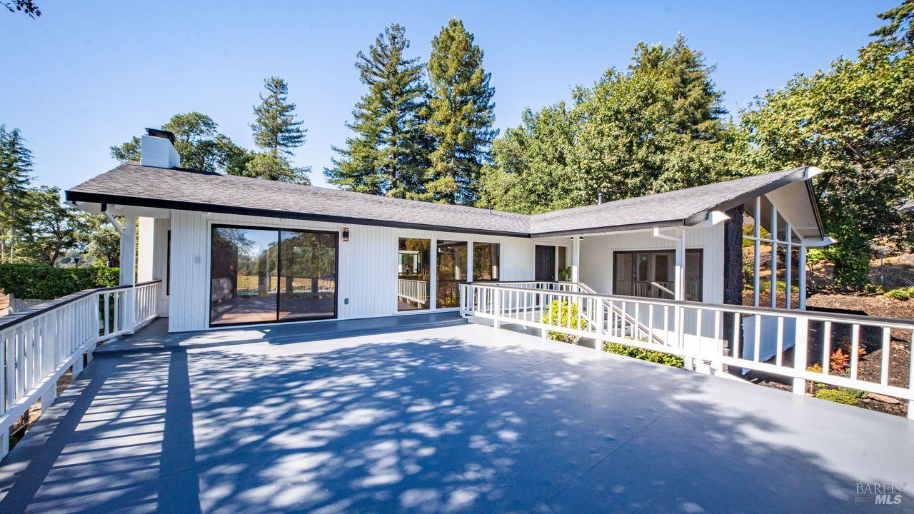 Detail Gallery Image 8 of 70 For 3351 Miraloma Dr, Santa Rosa,  CA 95404 - 4 Beds | 3 Baths