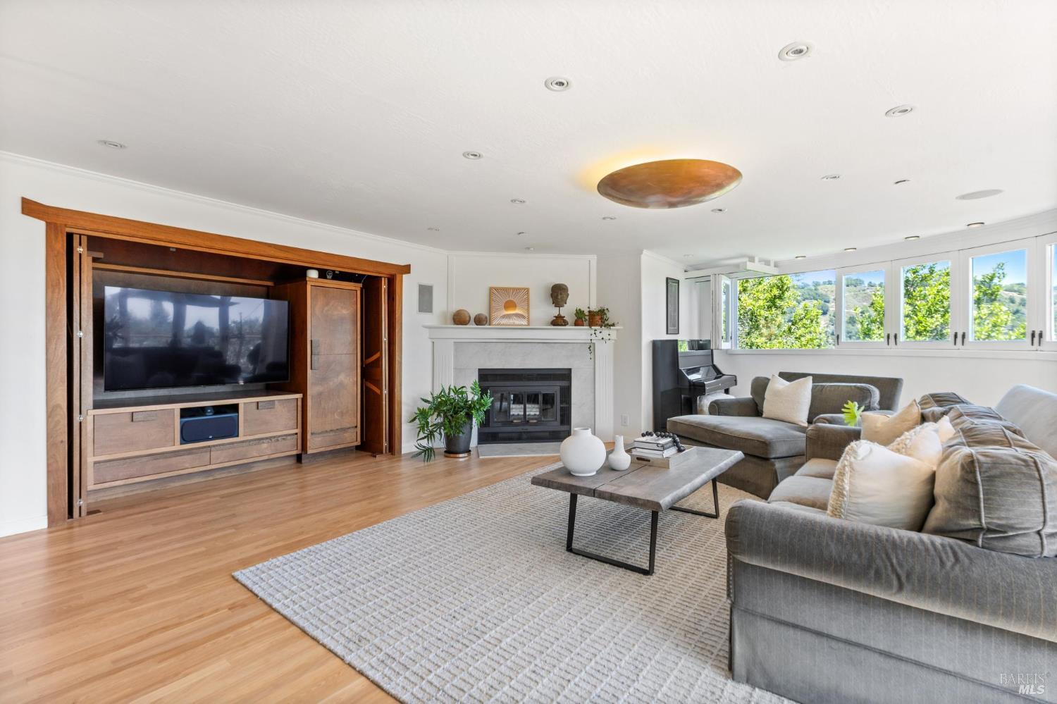 Detail Gallery Image 9 of 60 For 222 Marguerite Ave, Mill Valley,  CA 94941 - 4 Beds | 5 Baths