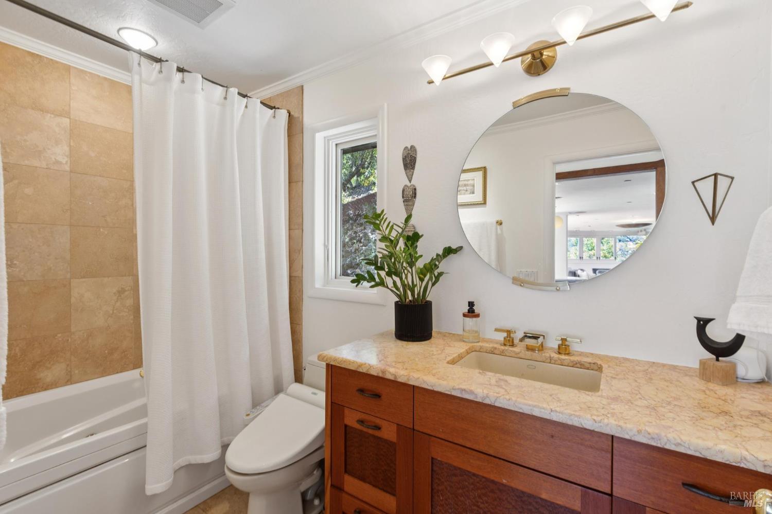 Detail Gallery Image 43 of 60 For 222 Marguerite Ave, Mill Valley,  CA 94941 - 4 Beds | 5 Baths