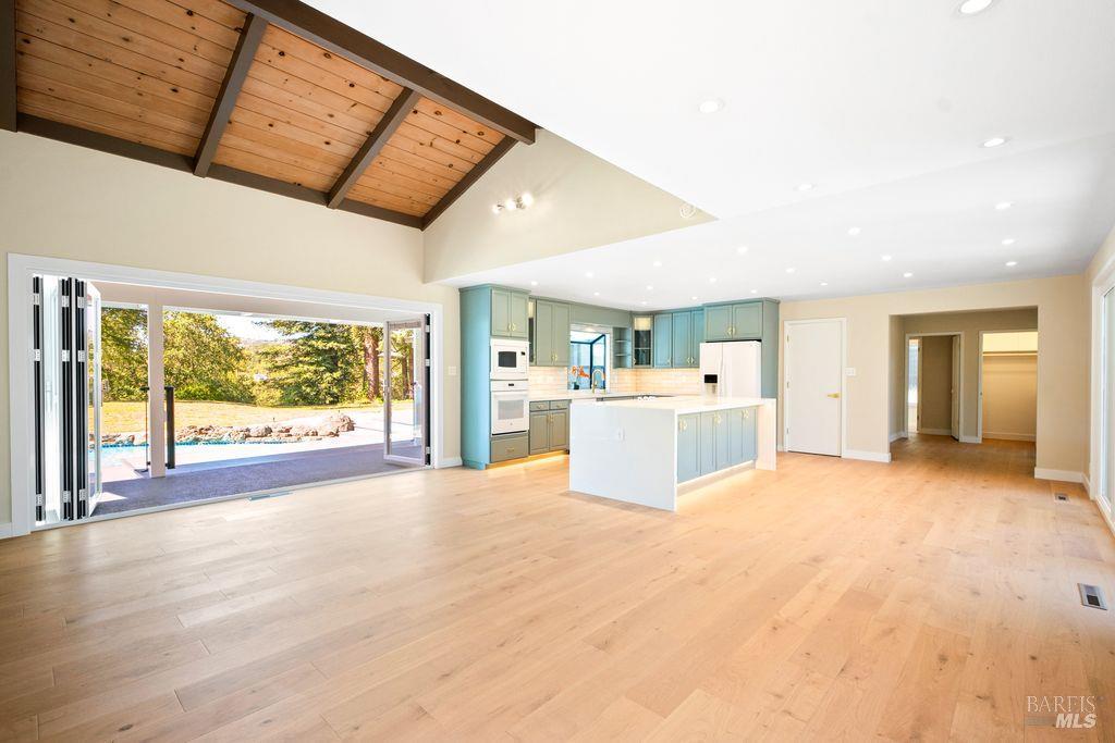 Detail Gallery Image 9 of 70 For 3351 Miraloma Dr, Santa Rosa,  CA 95404 - 4 Beds | 3 Baths