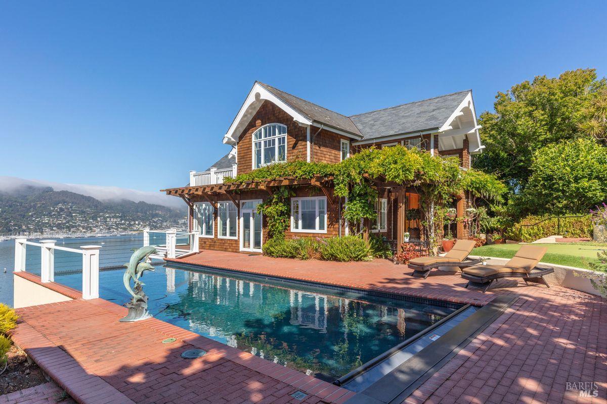 Detail Gallery Image 4 of 61 For 335 Golden Gate Ave, Belvedere,  CA 94920 - 4 Beds | 4/1 Baths