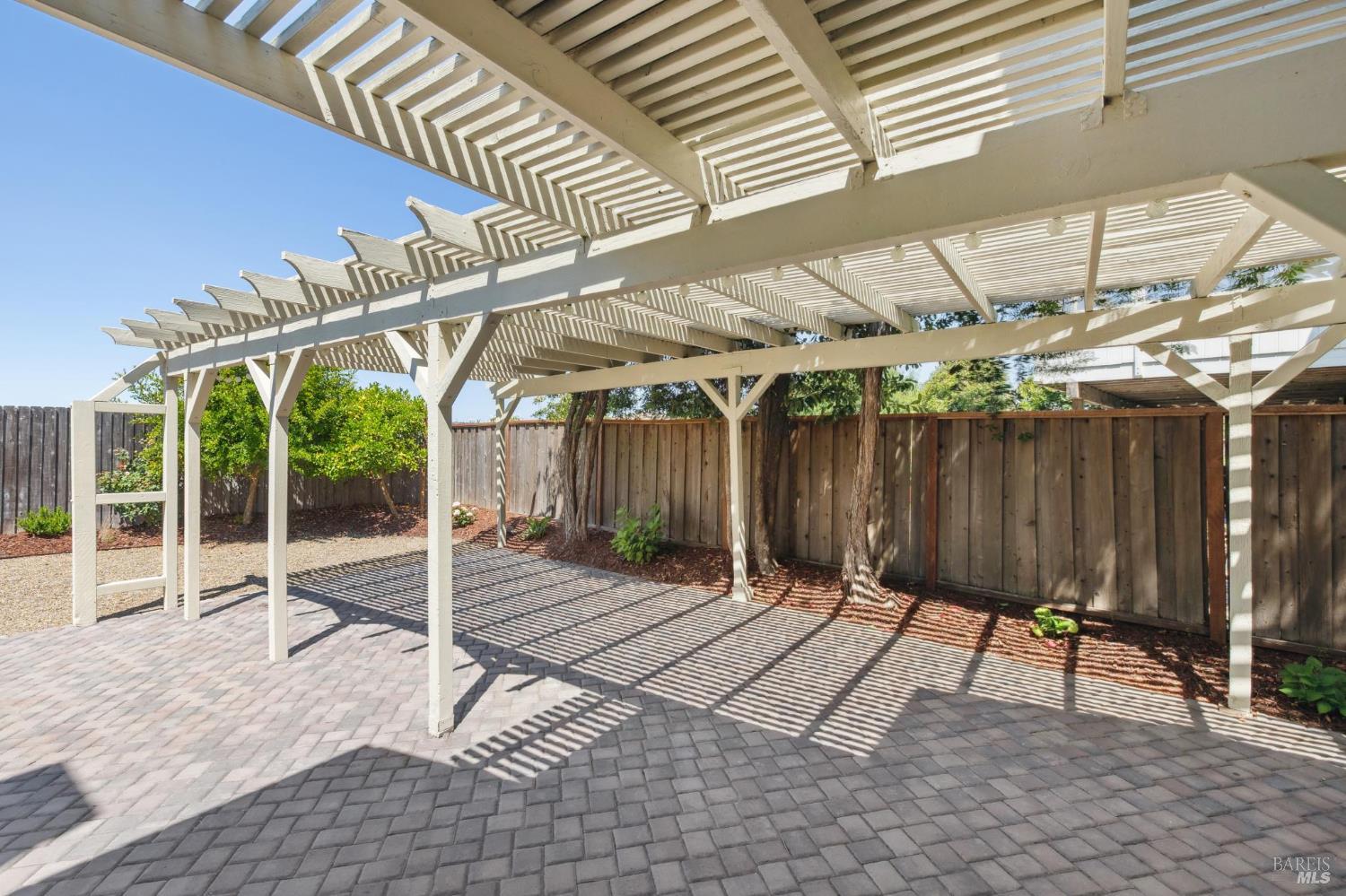 Detail Gallery Image 17 of 82 For 772 Barton Way, Benicia,  CA 94510 - 3 Beds | 2 Baths