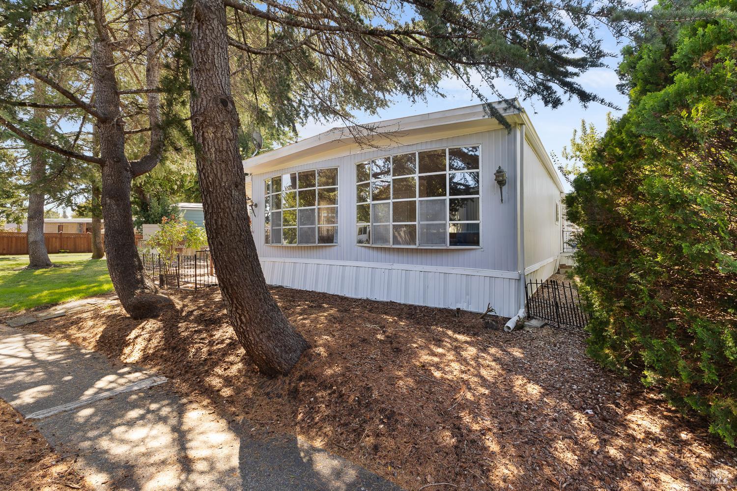 Detail Gallery Image 23 of 26 For 57 Mulberry Ct, Rohnert Park,  CA 94928 - 2 Beds | 2 Baths