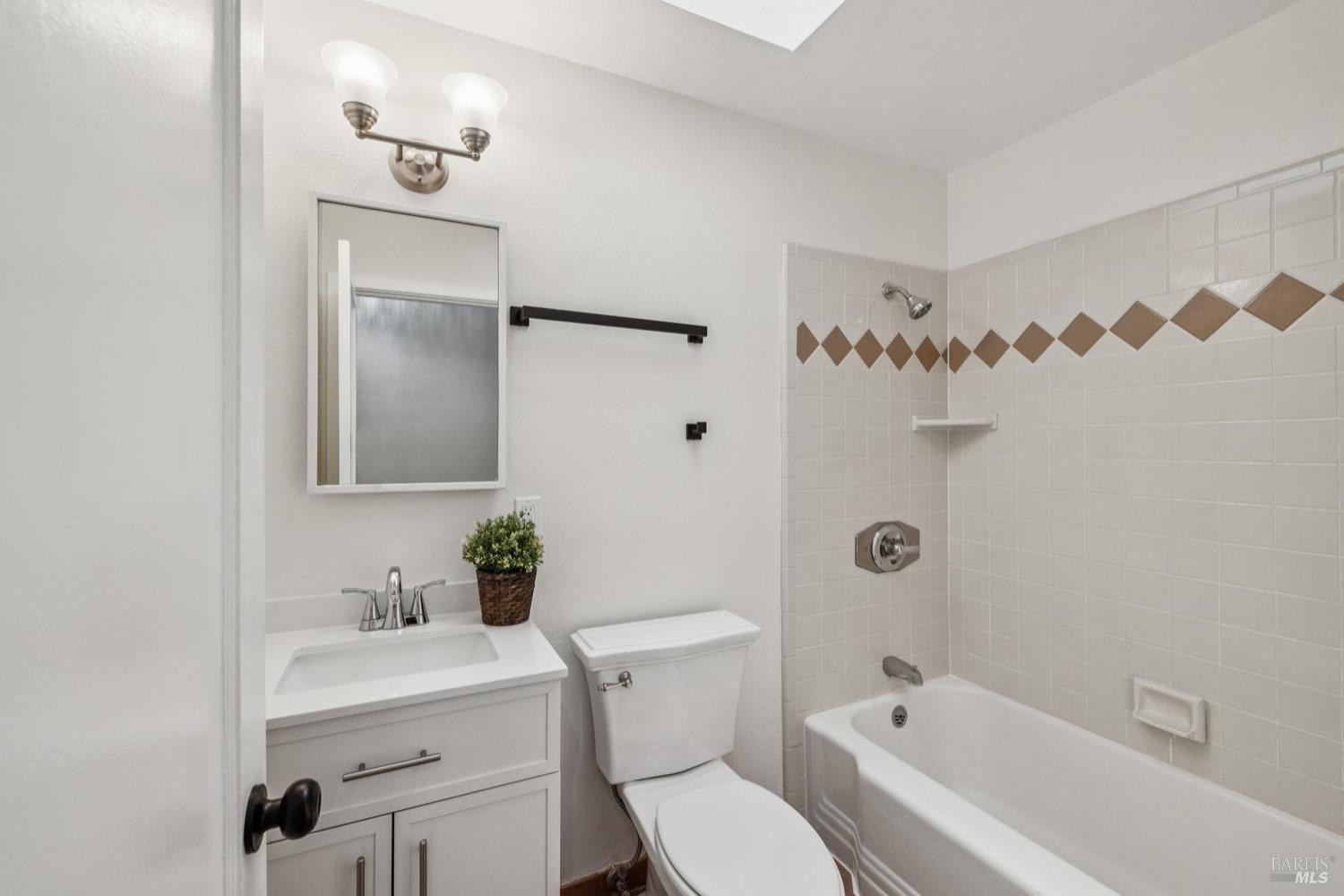Detail Gallery Image 20 of 38 For 846 Wilmac Ave, Novato,  CA 94947 - – Beds | – Baths