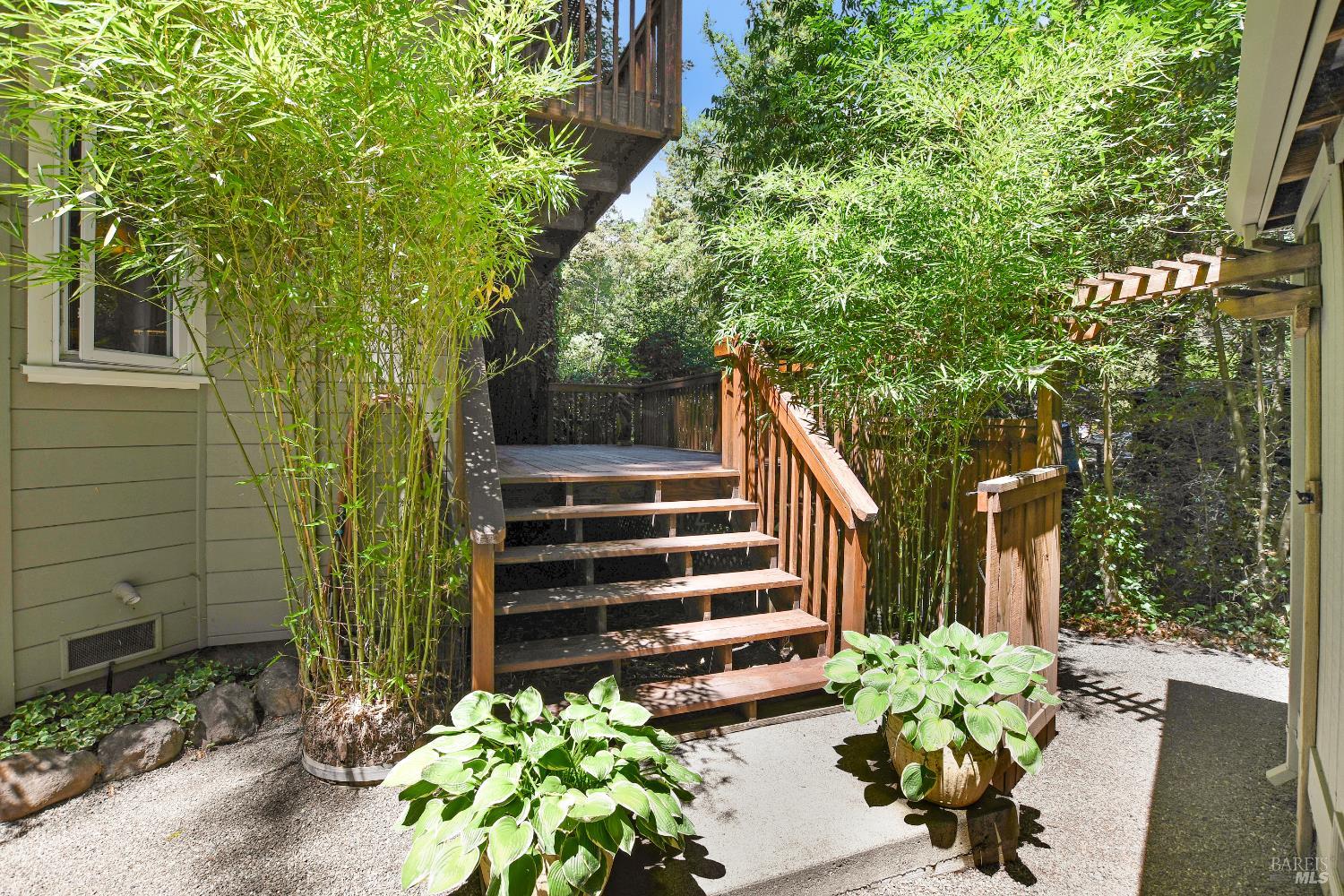 Detail Gallery Image 4 of 38 For 15607 Old Cazadero Rd, Guerneville,  CA 95446 - 1 Beds | 2 Baths