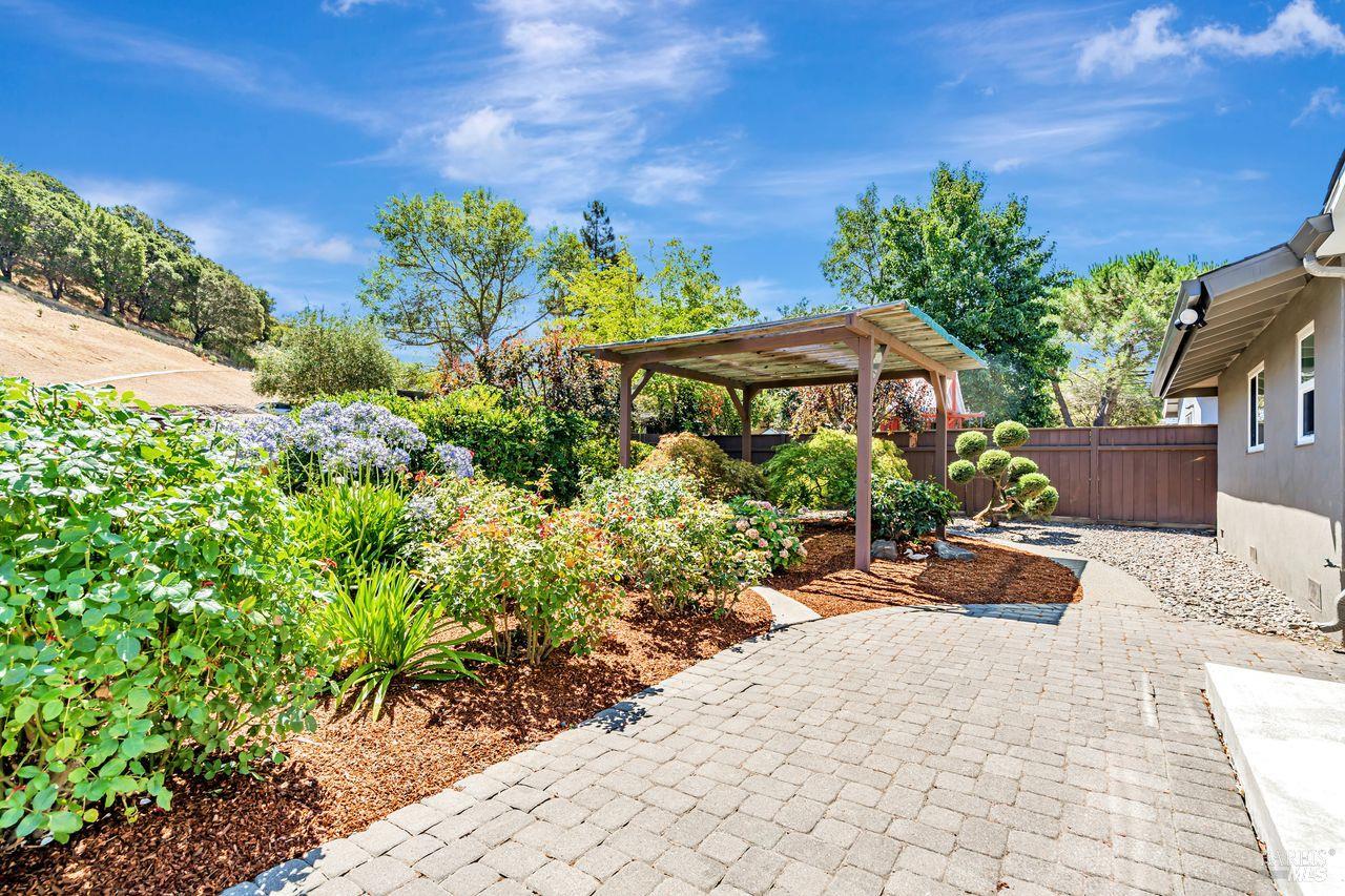 Detail Gallery Image 36 of 38 For 2180 Las Gallinas Ave, San Rafael,  CA 94903 - 3 Beds | 2 Baths
