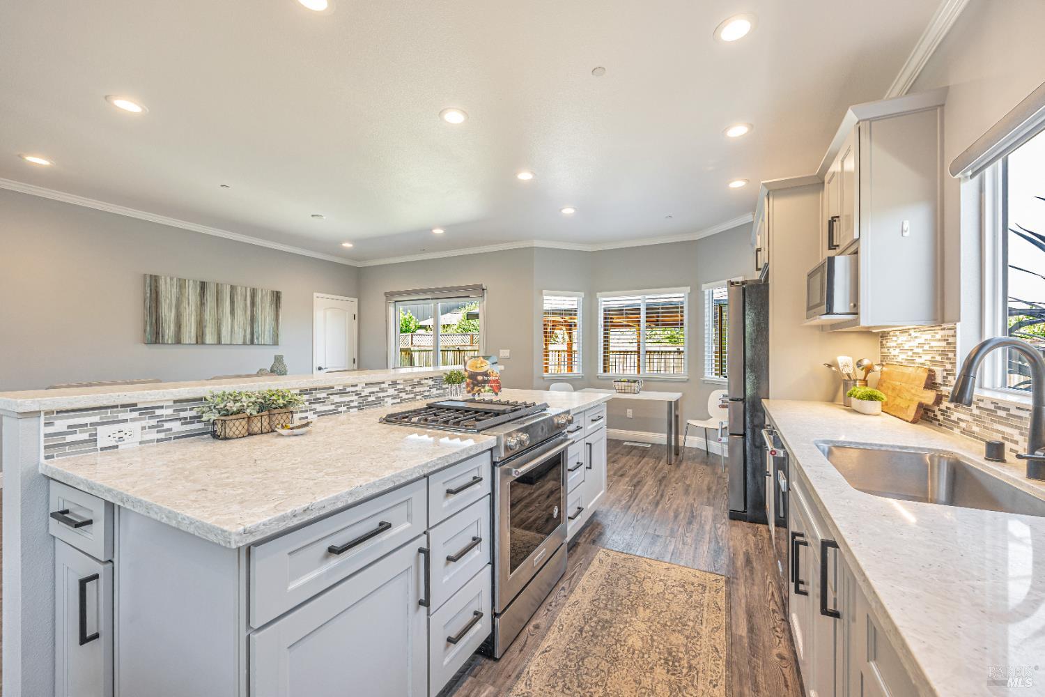 Detail Gallery Image 10 of 60 For 1675 Hopper Ave, Santa Rosa,  CA 95403 - 4 Beds | 3/1 Baths