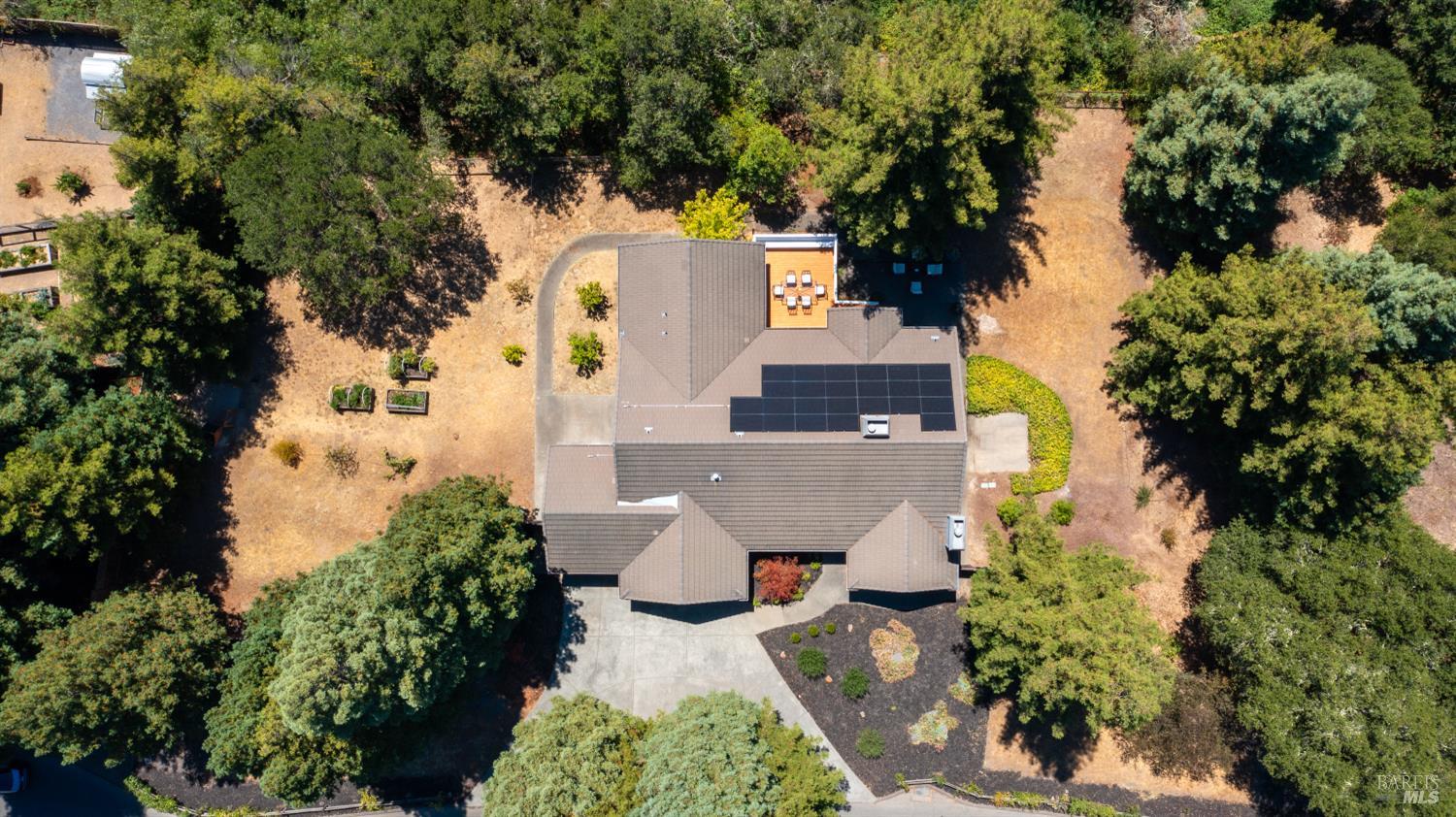 Detail Gallery Image 24 of 29 For 219 Burgundy Rd, Healdsburg,  CA 95448 - 4 Beds | 2 Baths