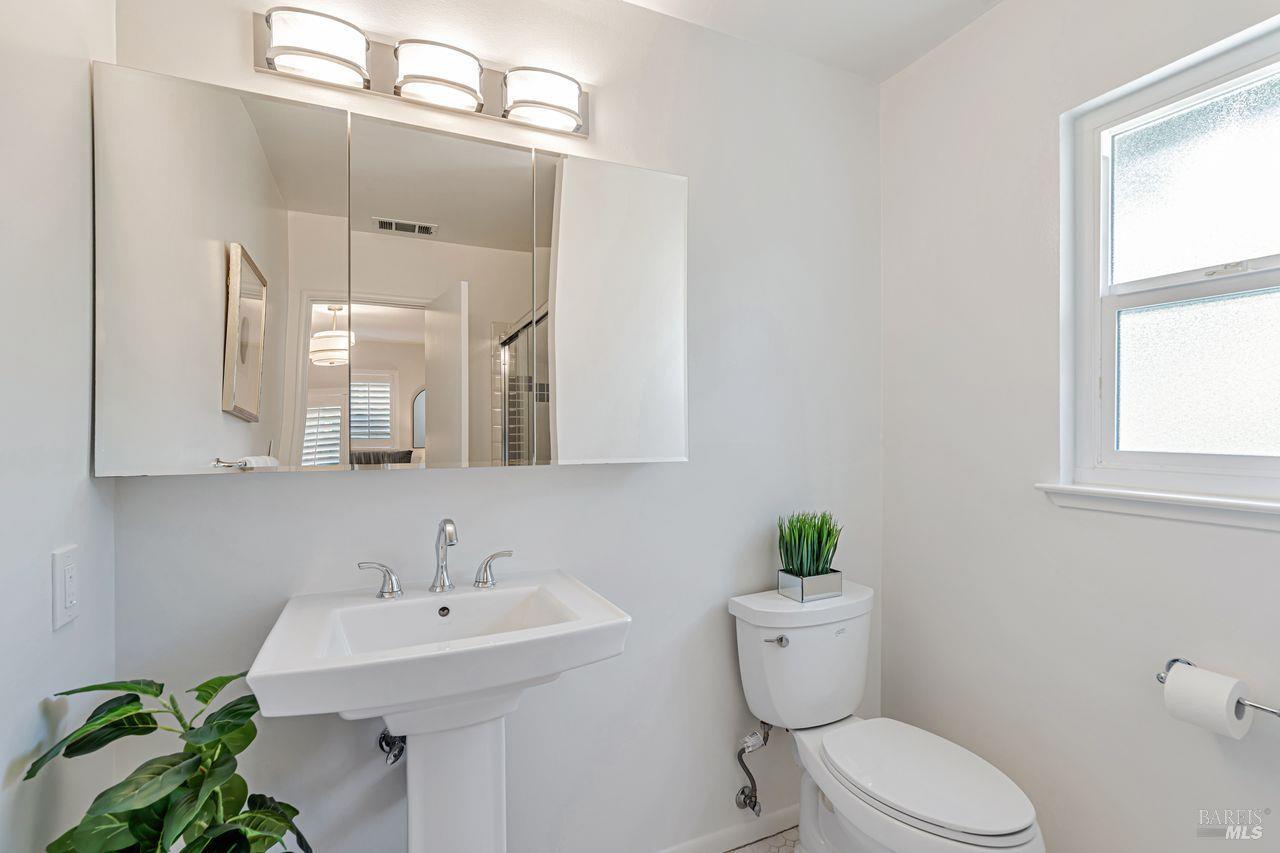 Detail Gallery Image 31 of 38 For 2180 Las Gallinas Ave, San Rafael,  CA 94903 - 3 Beds | 2 Baths