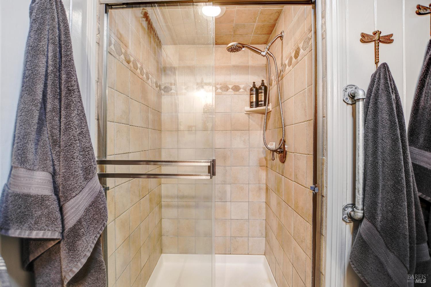 Detail Gallery Image 15 of 38 For 15607 Old Cazadero Rd, Guerneville,  CA 95446 - 1 Beds | 2 Baths
