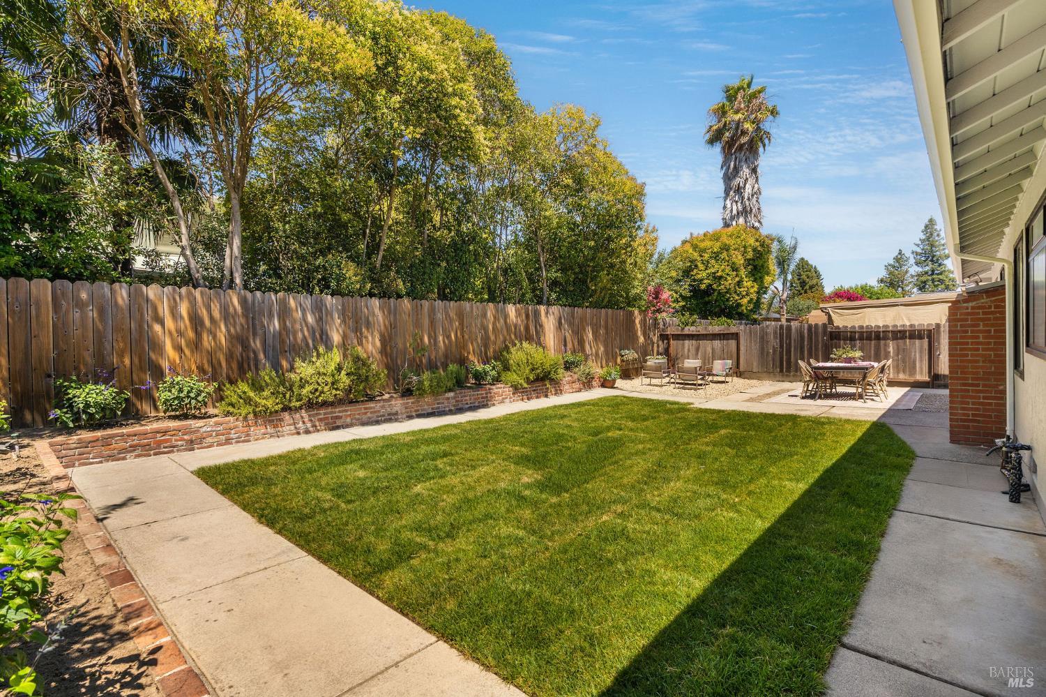 Detail Gallery Image 33 of 36 For 1560 Salvador Ave, Napa,  CA 94558 - 3 Beds | 2 Baths