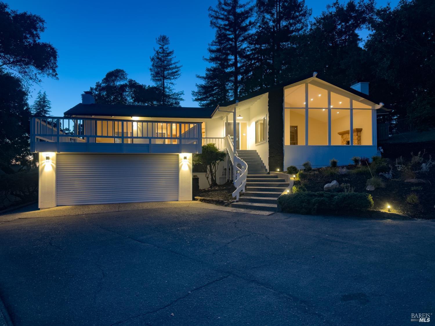 Detail Gallery Image 4 of 70 For 3351 Miraloma Dr, Santa Rosa,  CA 95404 - 4 Beds | 3 Baths