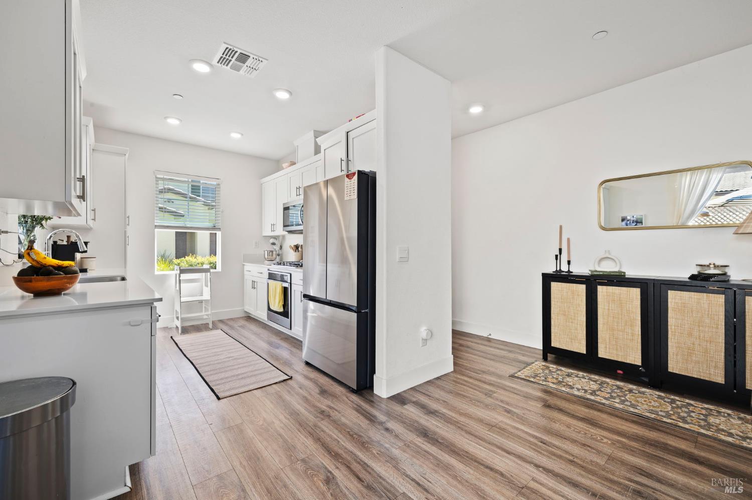 Detail Gallery Image 11 of 25 For 6048 Oak Leaf Pl, Rohnert Park,  CA 94928 - 3 Beds | 2/1 Baths