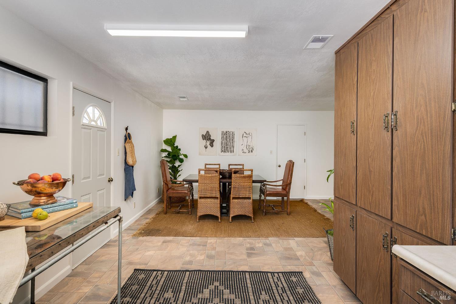 Detail Gallery Image 12 of 36 For 1560 Salvador Ave, Napa,  CA 94558 - 3 Beds | 2 Baths