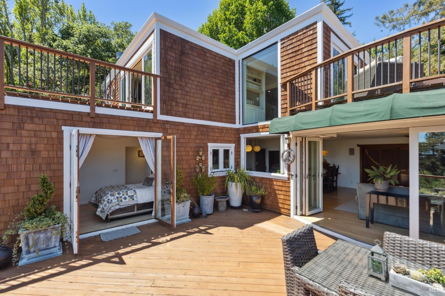 Detail Gallery Image 3 of 60 For 222 Marguerite Ave, Mill Valley,  CA 94941 - 4 Beds | 5 Baths
