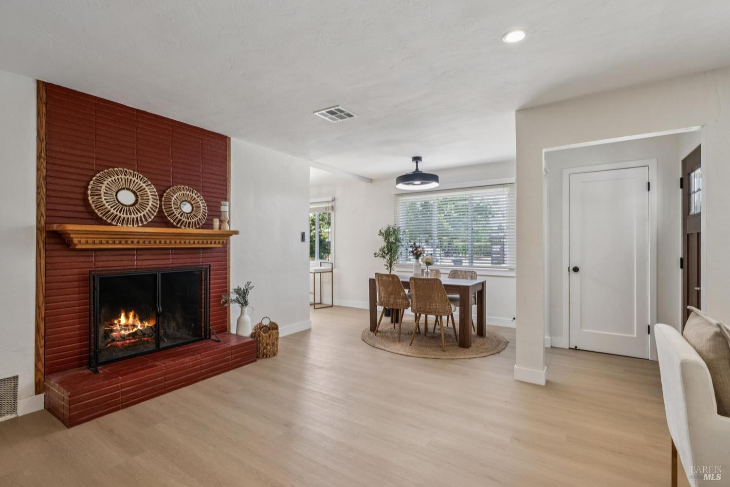 Detail Gallery Image 9 of 38 For 846 Wilmac Ave, Novato,  CA 94947 - – Beds | – Baths