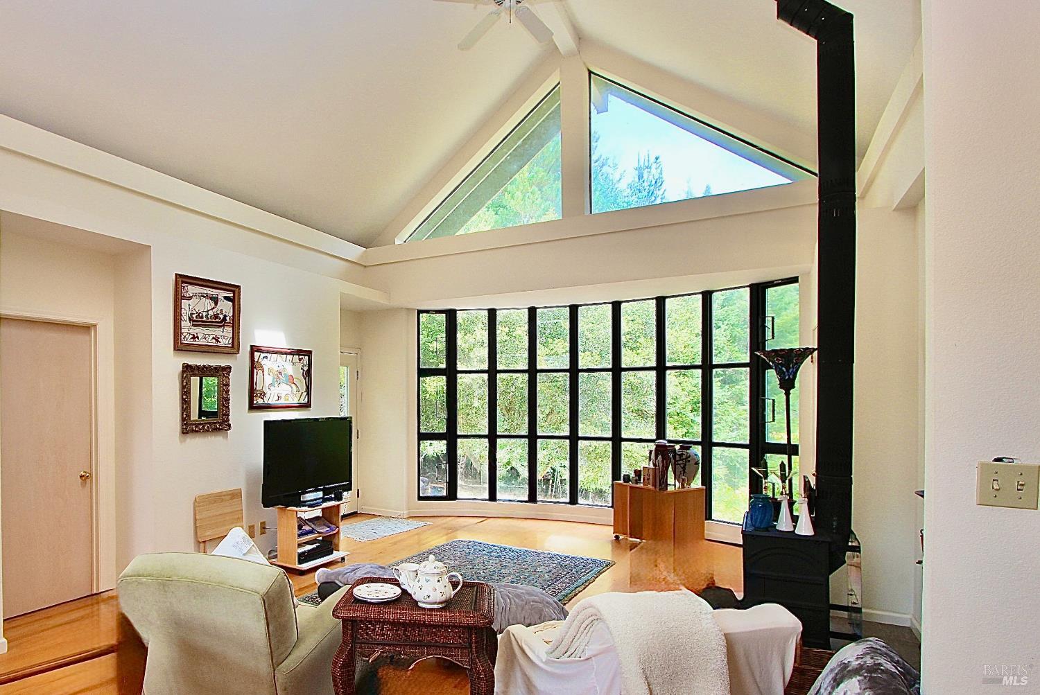 Detail Gallery Image 19 of 62 For 3700 Deer Meadow Ln, Occidental,  CA 95465 - 2 Beds | 2/1 Baths