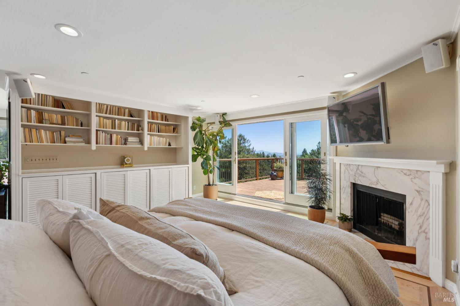 Detail Gallery Image 23 of 60 For 222 Marguerite Ave, Mill Valley,  CA 94941 - 4 Beds | 5 Baths