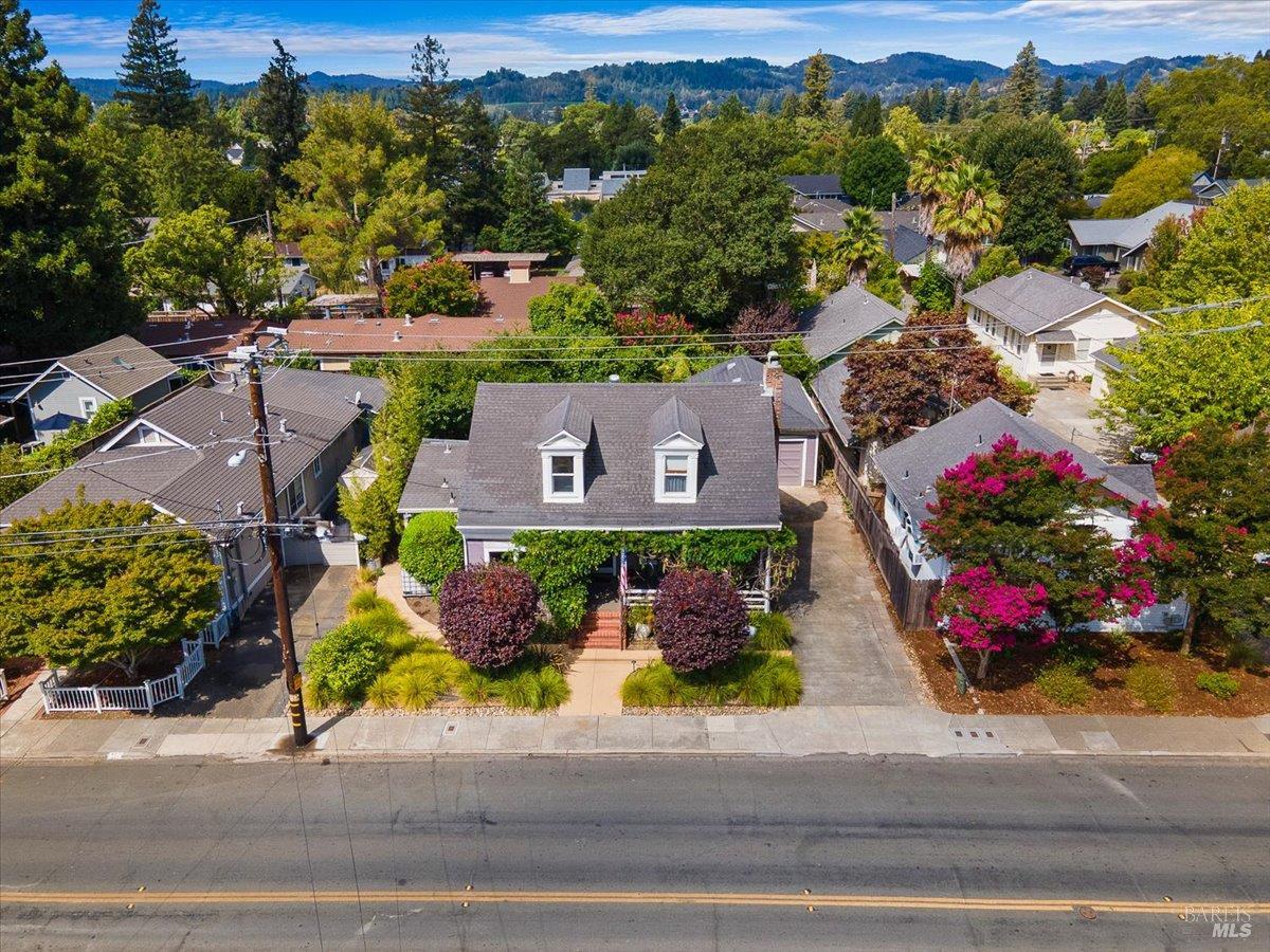 Detail Gallery Image 32 of 34 For 421 University St, Healdsburg,  CA 95448 - 3 Beds | 2/1 Baths