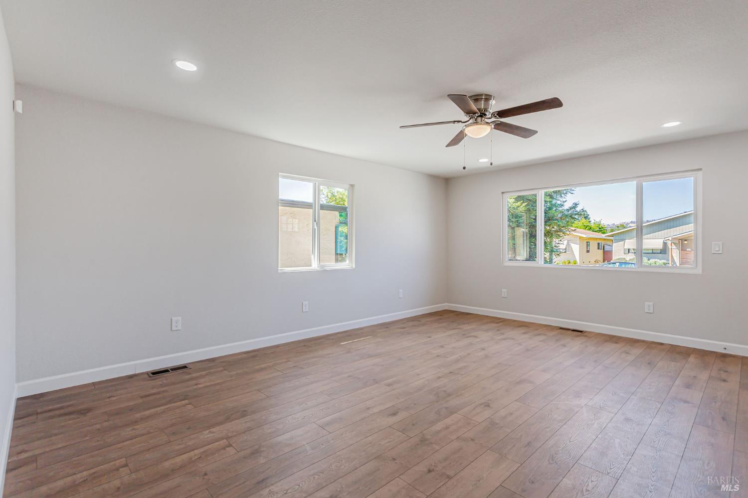Detail Gallery Image 7 of 33 For 331 N West St, Vacaville,  CA 95688 - 3 Beds | 2 Baths
