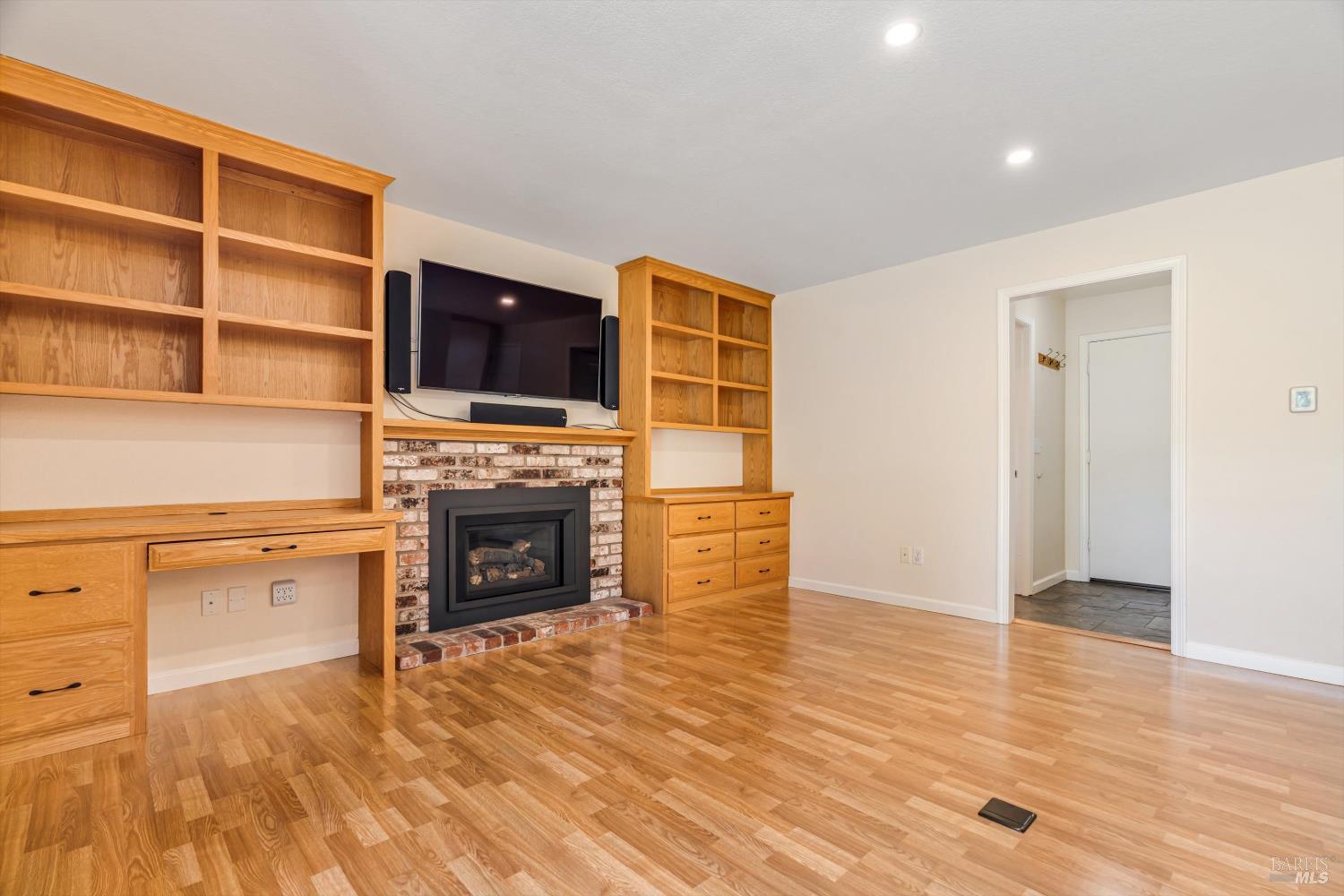 Detail Gallery Image 25 of 35 For 212 Mendelssohn Ct, Cotati,  CA 94931 - 3 Beds | 2/1 Baths
