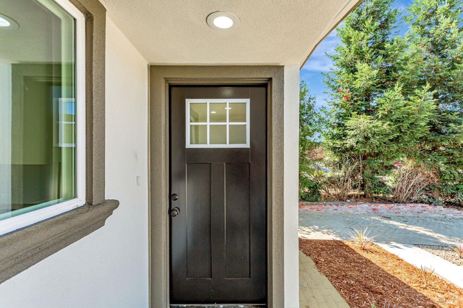 Detail Gallery Image 5 of 33 For 331 N West St, Vacaville,  CA 95688 - 3 Beds | 2 Baths
