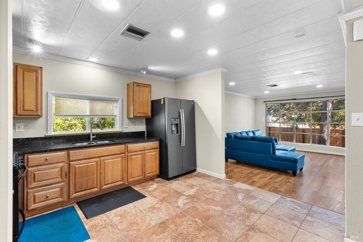 Detail Gallery Image 8 of 26 For 57 Mulberry Ct, Rohnert Park,  CA 94928 - 2 Beds | 2 Baths