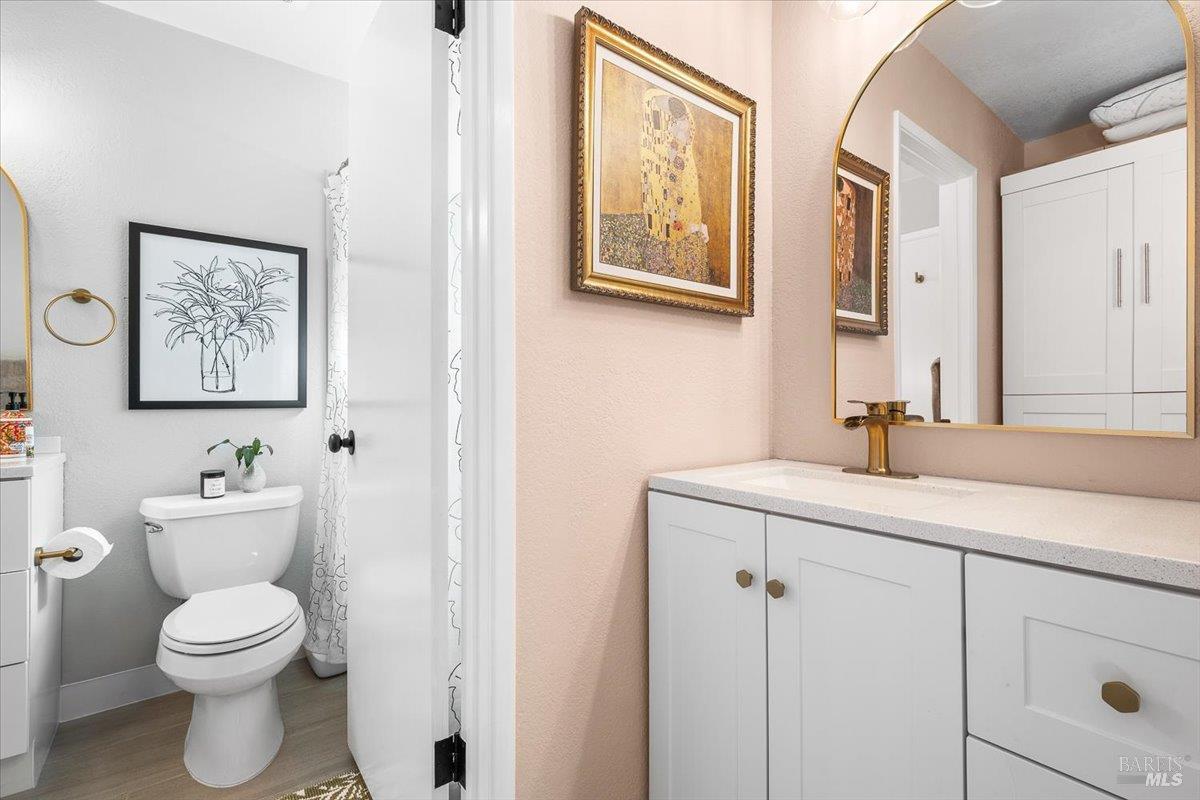 Detail Gallery Image 25 of 39 For 2707 Lakeview Dr, Santa Rosa,  CA 95405 - 2 Beds | 1 Baths