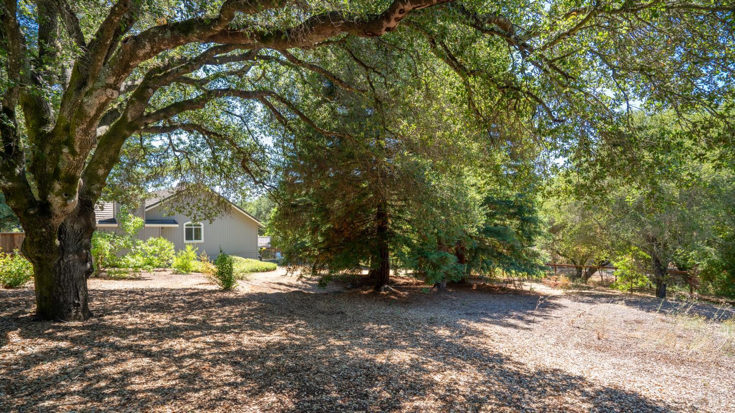 Detail Gallery Image 23 of 29 For 219 Burgundy Rd, Healdsburg,  CA 95448 - 4 Beds | 2 Baths
