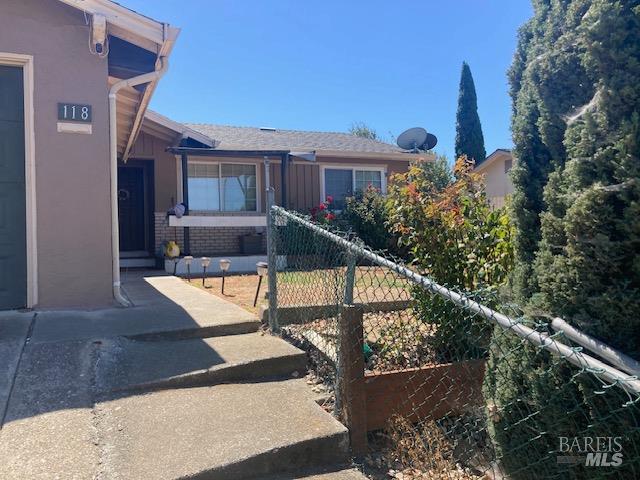 Detail Gallery Image 3 of 4 For 118 Amherst Ave, Vallejo,  CA 94589 - 4 Beds | 2 Baths