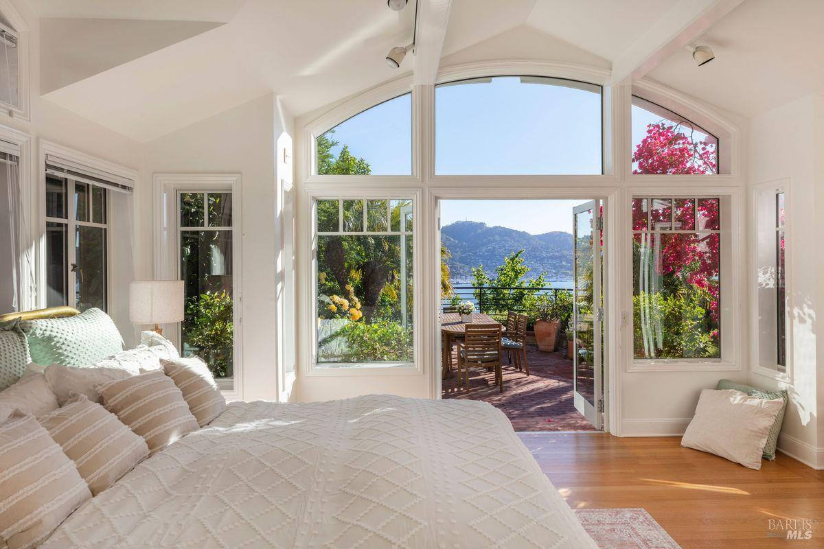 Detail Gallery Image 37 of 61 For 335 Golden Gate Ave, Belvedere,  CA 94920 - 4 Beds | 4/1 Baths