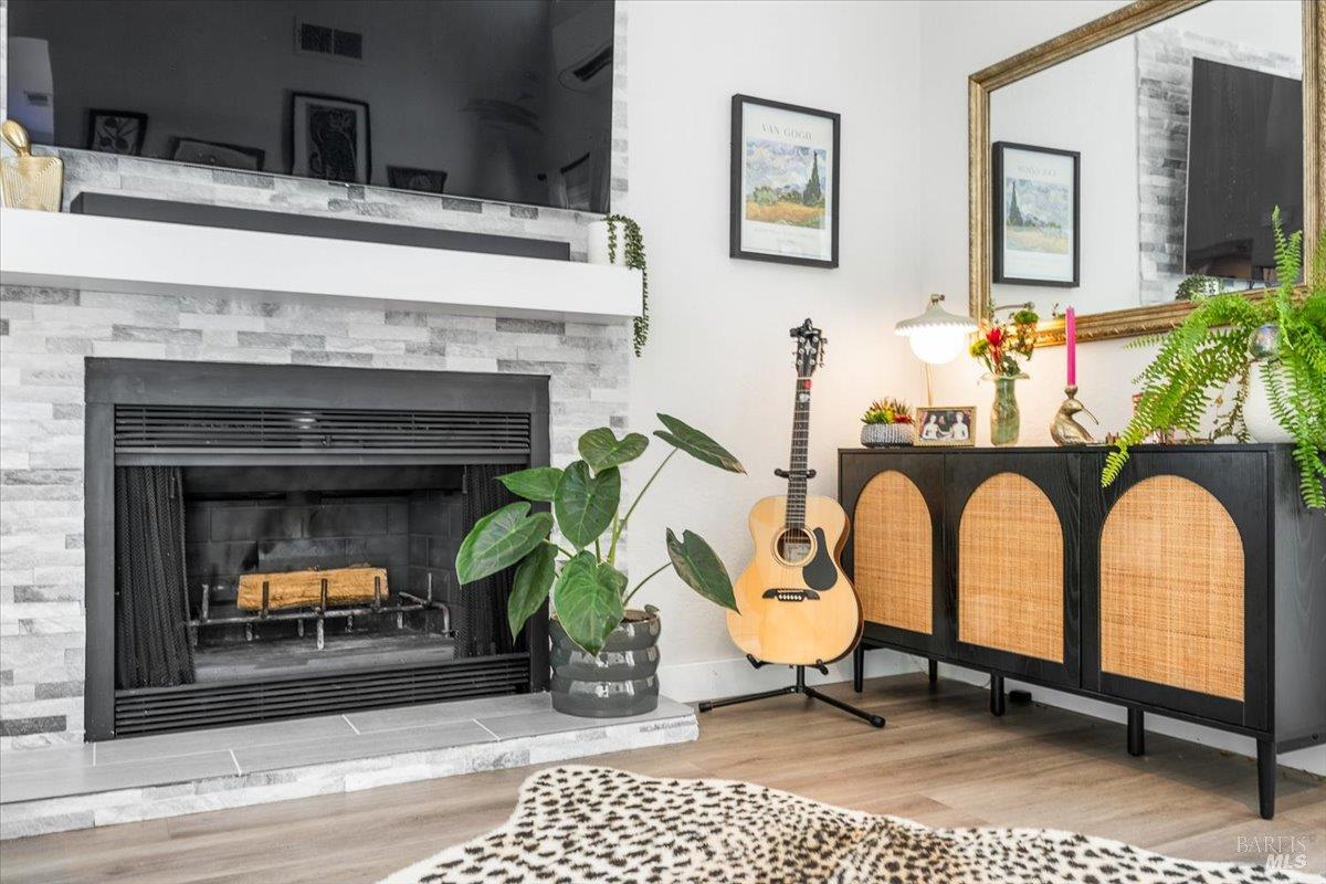 Detail Gallery Image 11 of 39 For 2707 Lakeview Dr, Santa Rosa,  CA 95405 - 2 Beds | 1 Baths
