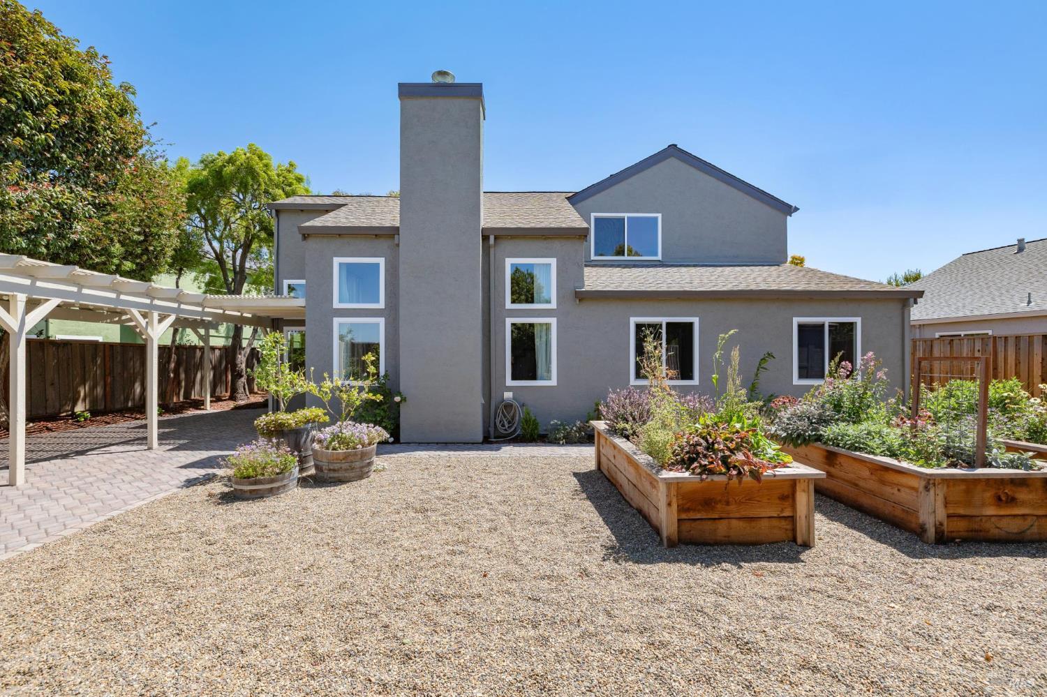 Detail Gallery Image 70 of 82 For 772 Barton Way, Benicia,  CA 94510 - 3 Beds | 2 Baths