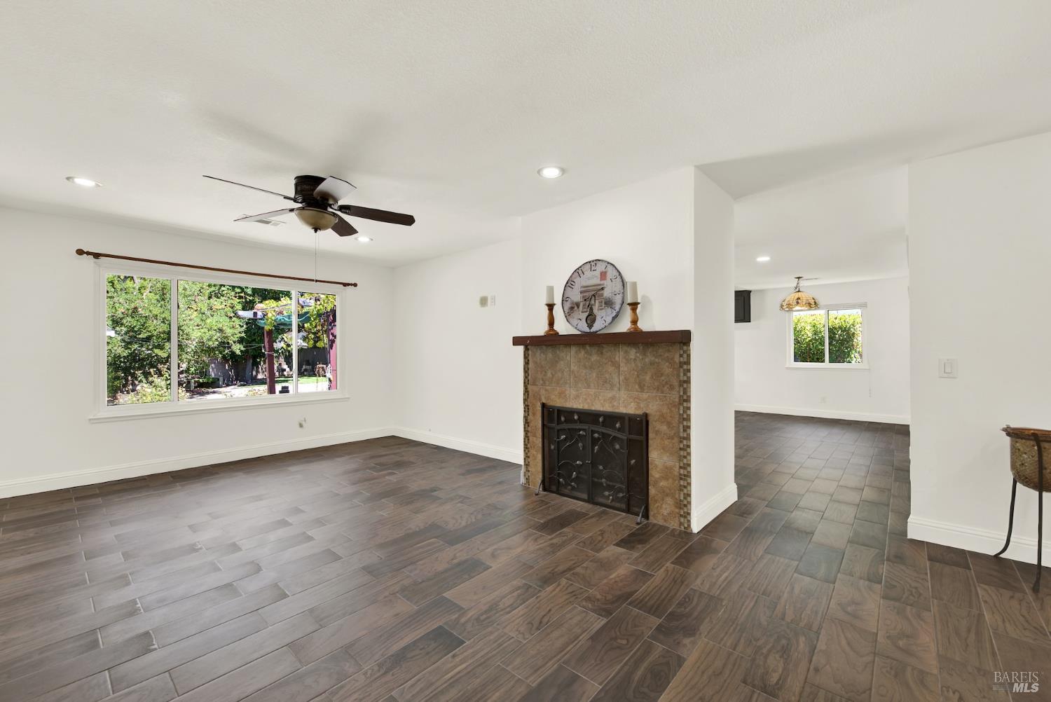 Detail Gallery Image 6 of 35 For 2796 Mankas Blvd, Fairfield,  CA 94534 - 3 Beds | 2 Baths