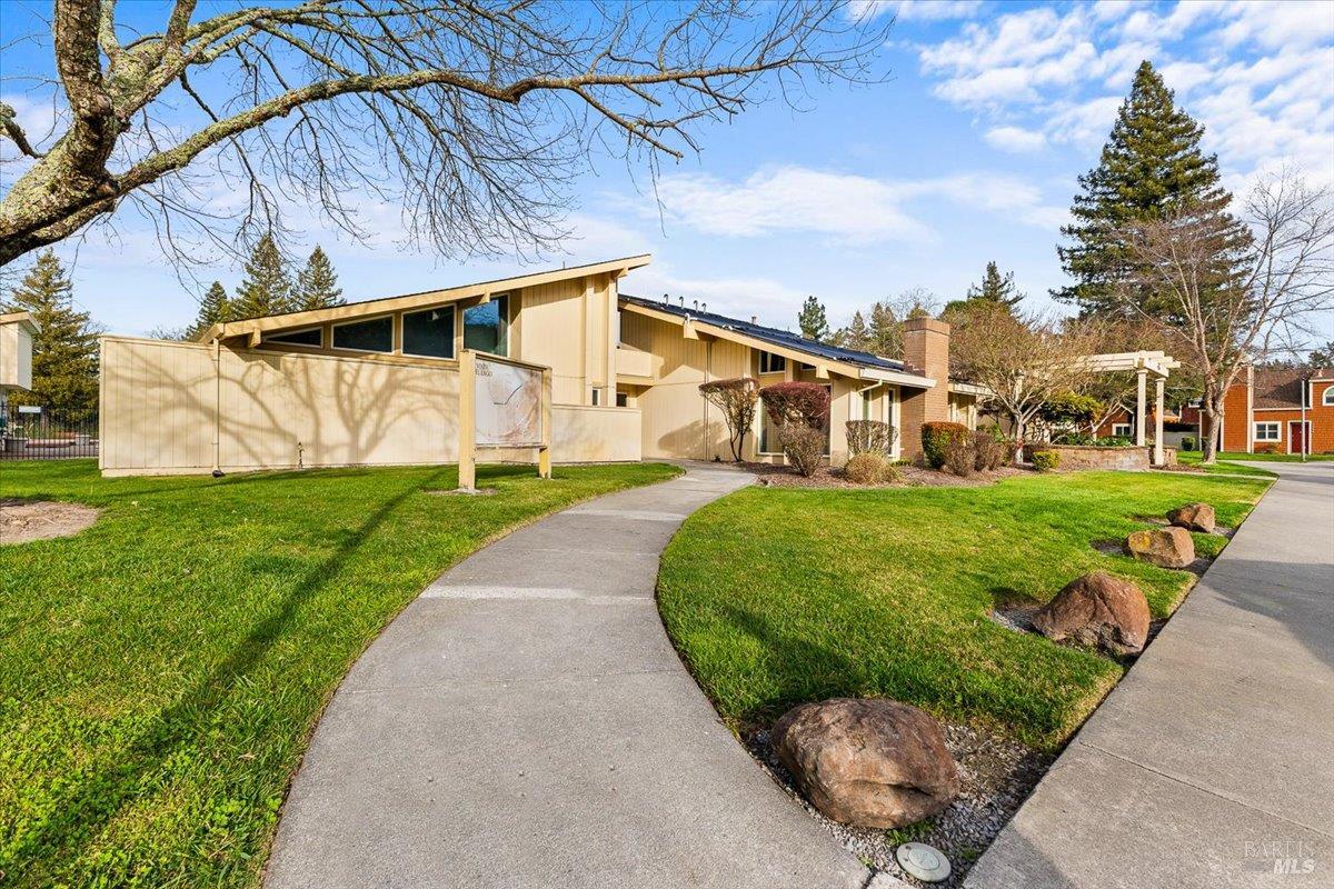 Detail Gallery Image 38 of 39 For 2707 Lakeview Dr, Santa Rosa,  CA 95405 - 2 Beds | 1 Baths