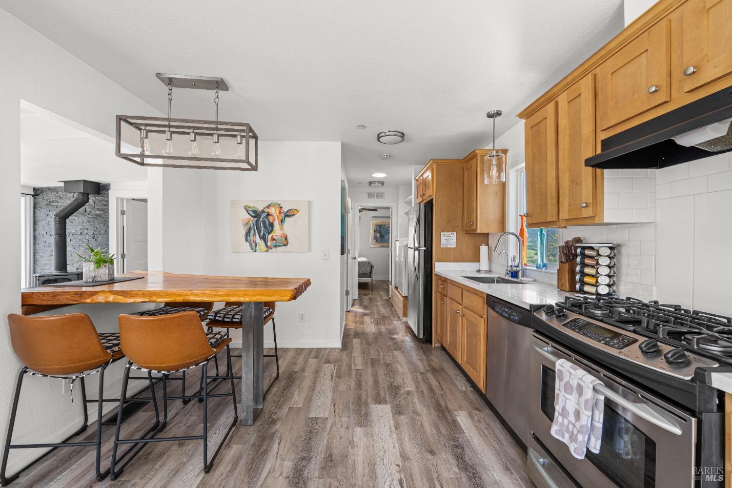 Detail Gallery Image 17 of 58 For 22855 Chianti Rd, Geyserville,  CA 95441 - 5 Beds | 3/1 Baths
