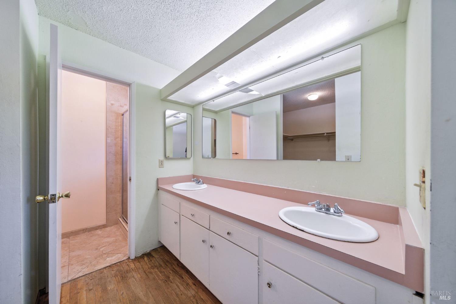 Detail Gallery Image 16 of 51 For 2559 Las Gallinas Ave, San Rafael,  CA 94903 - 5 Beds | 2/1 Baths