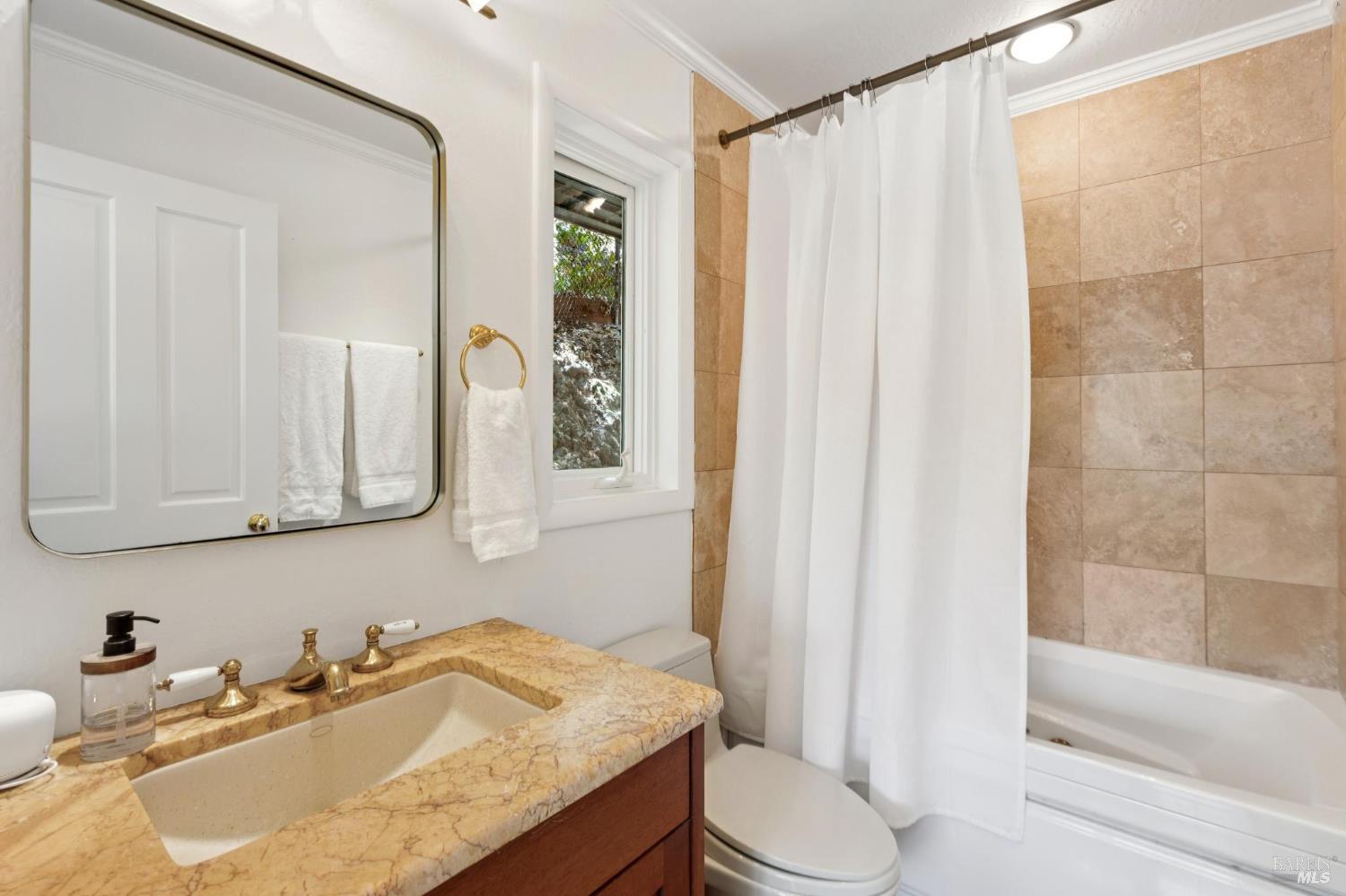 Detail Gallery Image 45 of 60 For 222 Marguerite Ave, Mill Valley,  CA 94941 - 4 Beds | 5 Baths