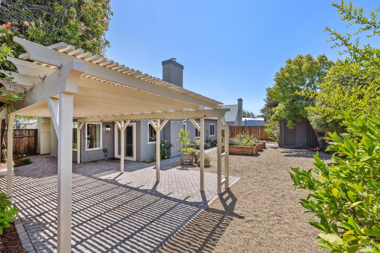 Detail Gallery Image 20 of 82 For 772 Barton Way, Benicia,  CA 94510 - 3 Beds | 2 Baths