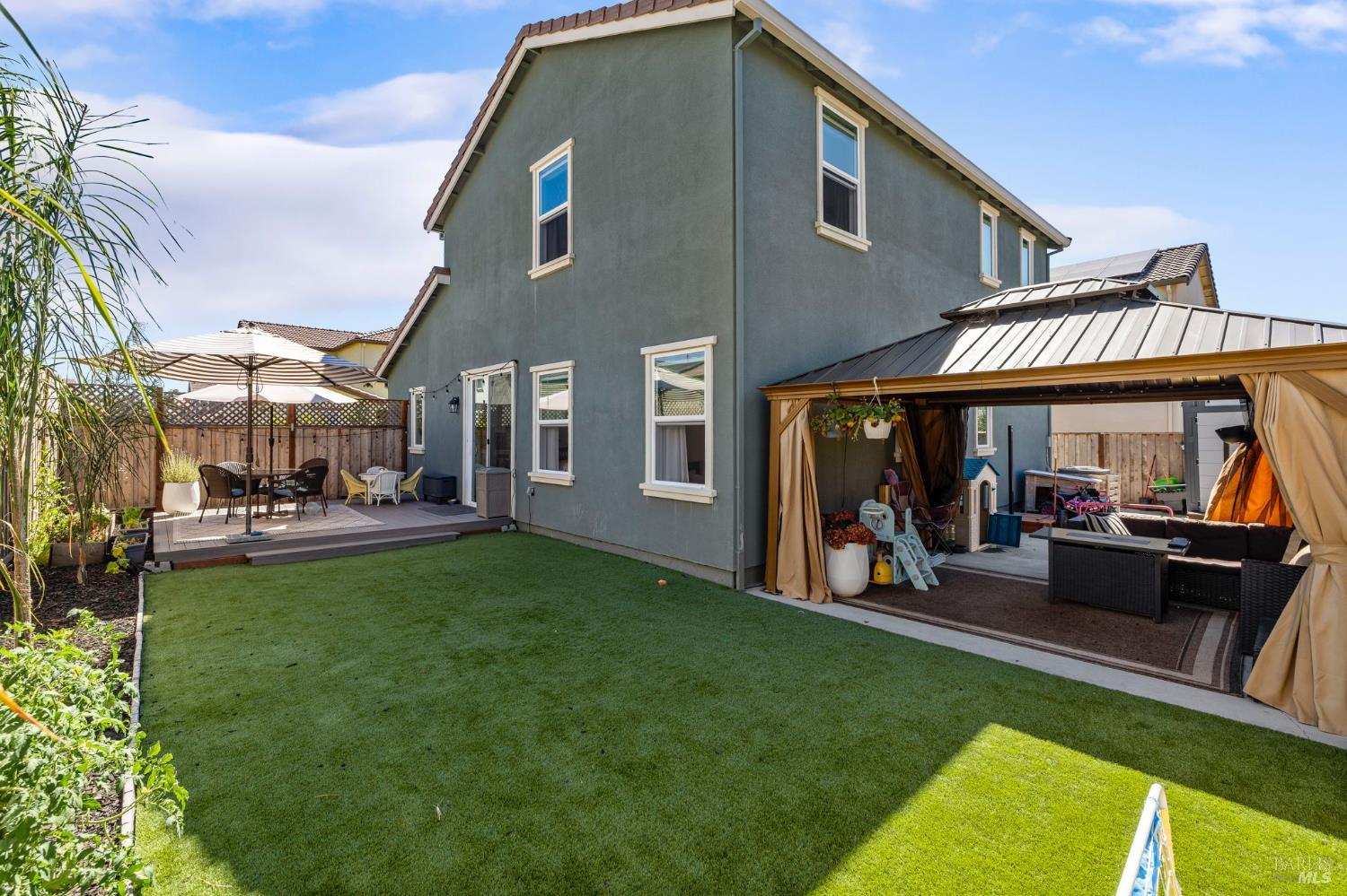 Detail Gallery Image 24 of 25 For 6048 Oak Leaf Pl, Rohnert Park,  CA 94928 - 3 Beds | 2/1 Baths