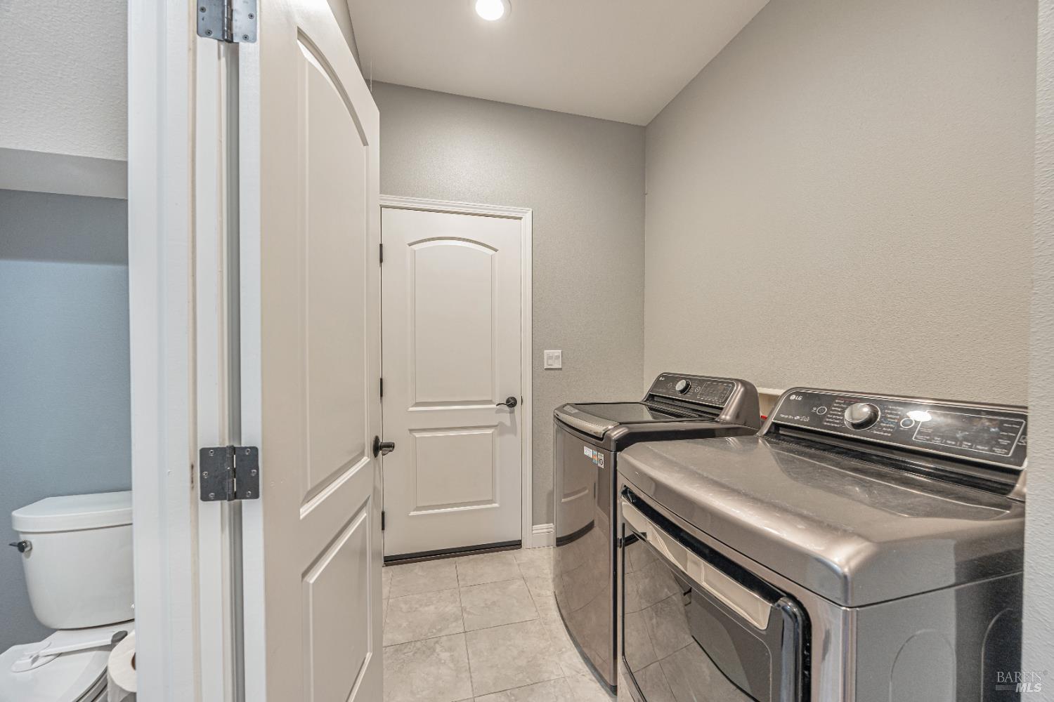 Detail Gallery Image 45 of 60 For 1675 Hopper Ave, Santa Rosa,  CA 95403 - 4 Beds | 3/1 Baths