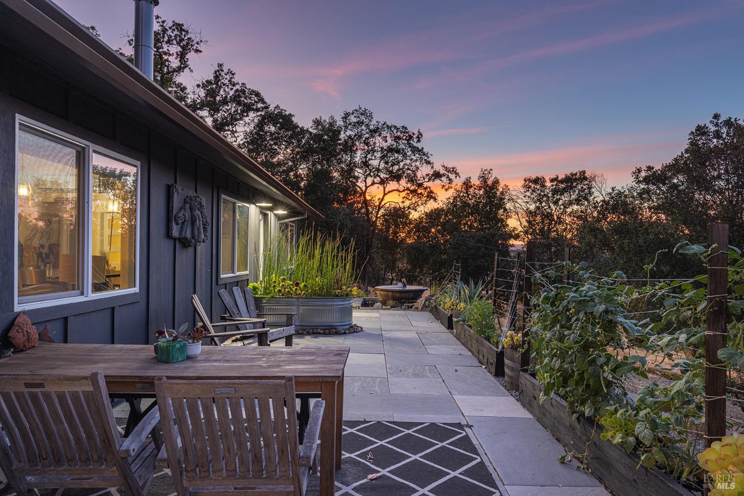 Detail Gallery Image 42 of 58 For 22855 Chianti Rd, Geyserville,  CA 95441 - 5 Beds | 3/1 Baths
