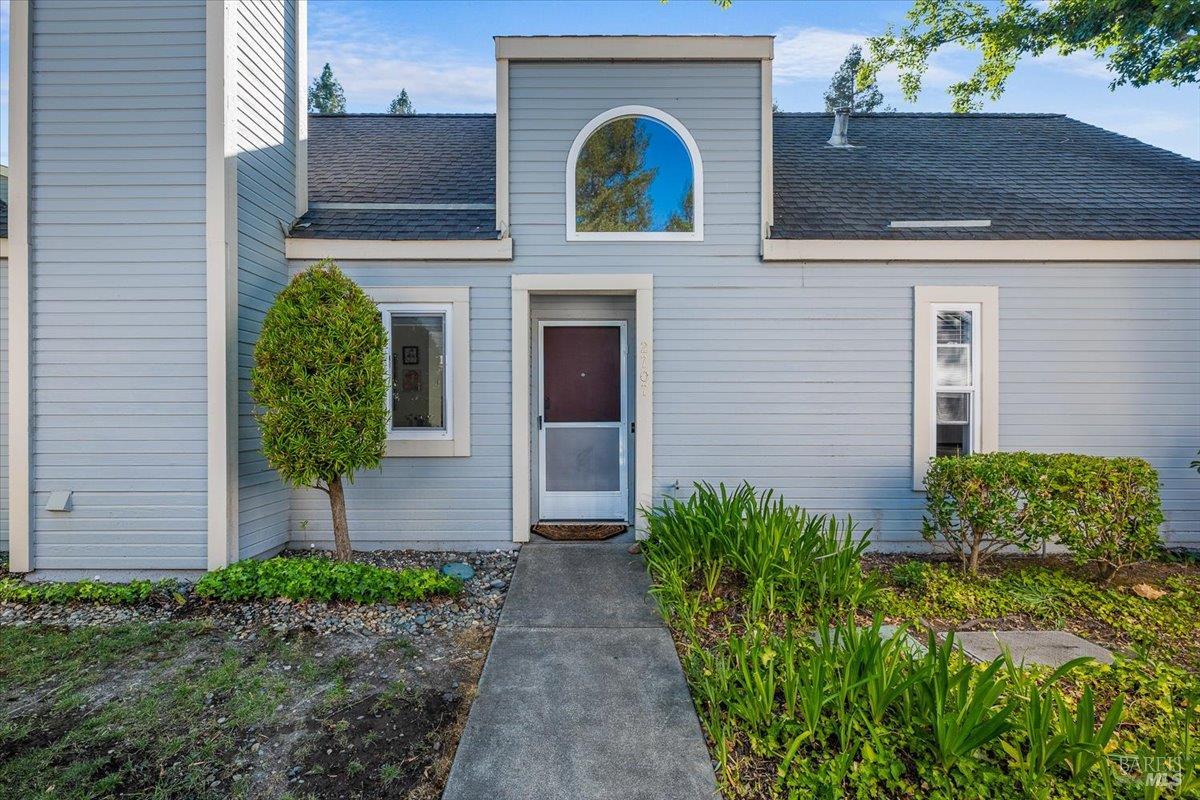 Detail Gallery Image 1 of 39 For 2707 Lakeview Dr, Santa Rosa,  CA 95405 - 2 Beds | 1 Baths