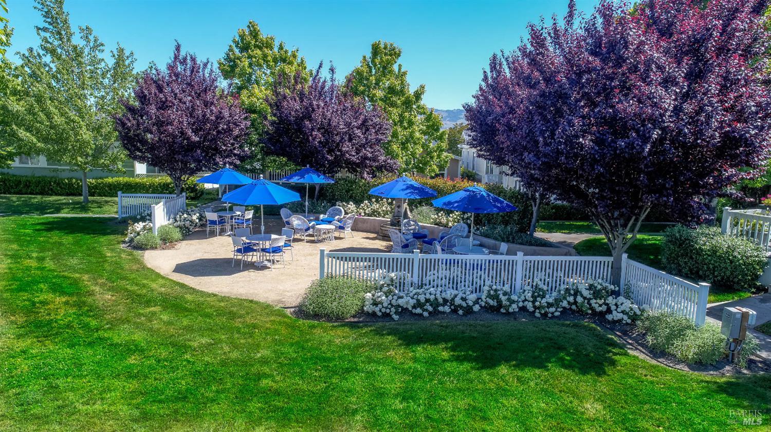 Detail Gallery Image 30 of 33 For 63 Oakwood Dr, Petaluma,  CA 94954 - 3 Beds | 2 Baths