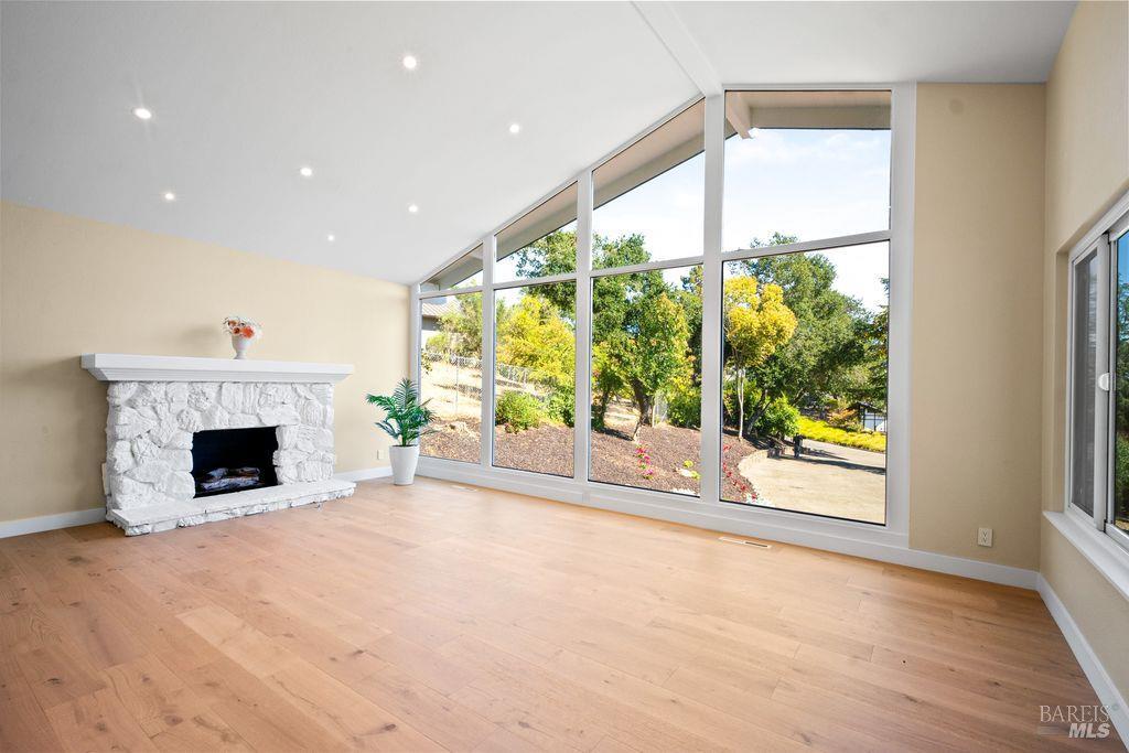 Detail Gallery Image 18 of 70 For 3351 Miraloma Dr, Santa Rosa,  CA 95404 - 4 Beds | 3 Baths