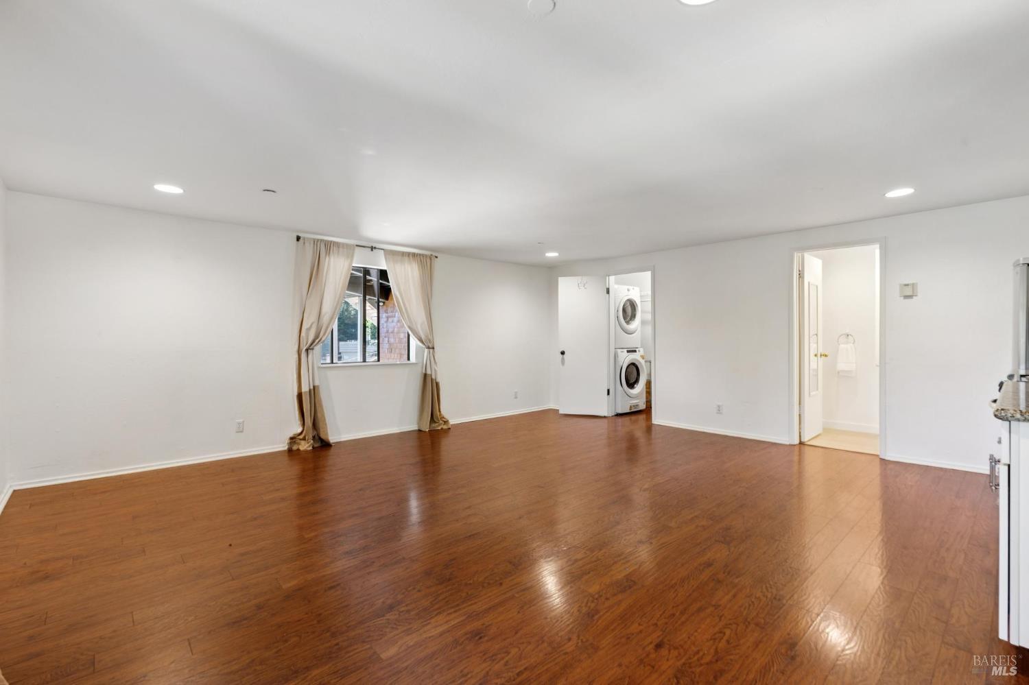 Detail Gallery Image 50 of 60 For 222 Marguerite Ave, Mill Valley,  CA 94941 - 4 Beds | 5 Baths