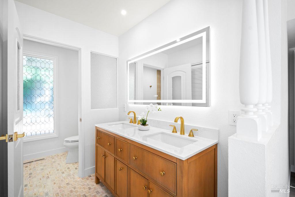 Detail Gallery Image 24 of 70 For 3351 Miraloma Dr, Santa Rosa,  CA 95404 - 4 Beds | 3 Baths