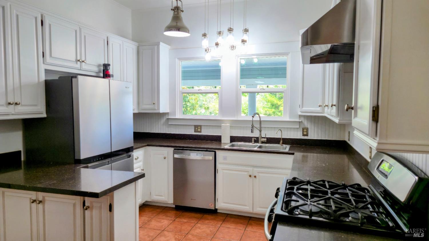 Detail Gallery Image 12 of 46 For 125 Adobe Rd, Penngrove,  CA 94951 - 4 Beds | 3/1 Baths